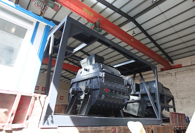雙星JS1500型雙臥軸強(qiáng)制式攪拌機(jī)